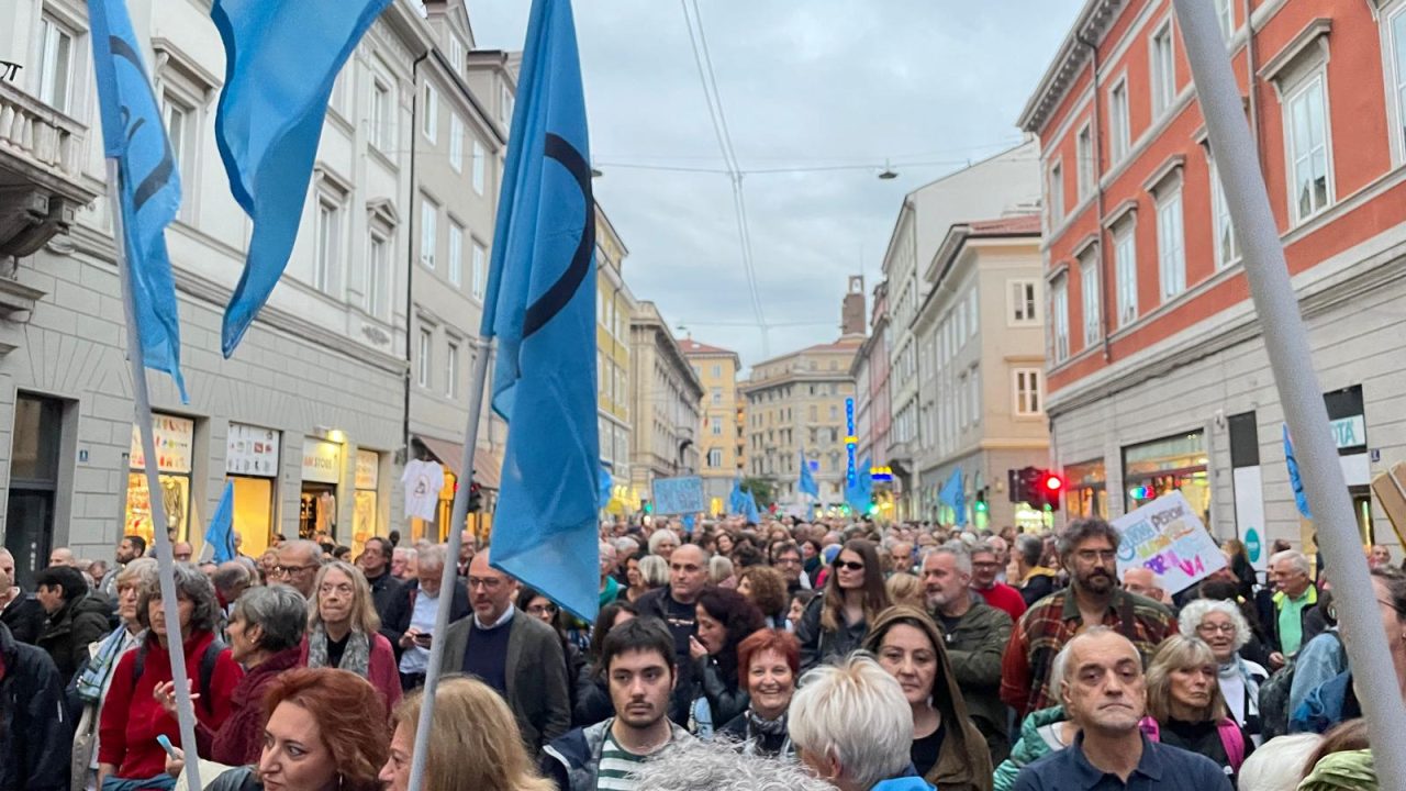 Grande corteo NO ovovia: 10.000 volte grazie!