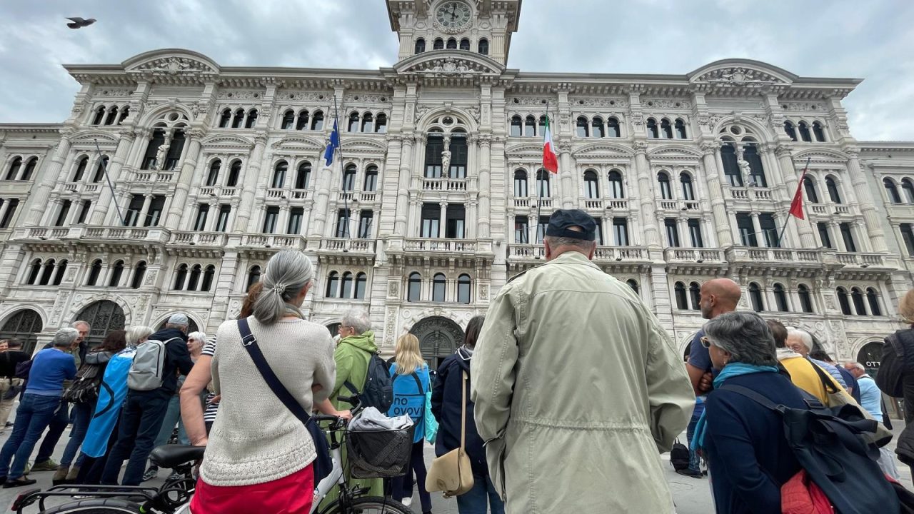 Lunedì 19 maggio in piazza: con l’ovovia stanno calpestando la democrazia